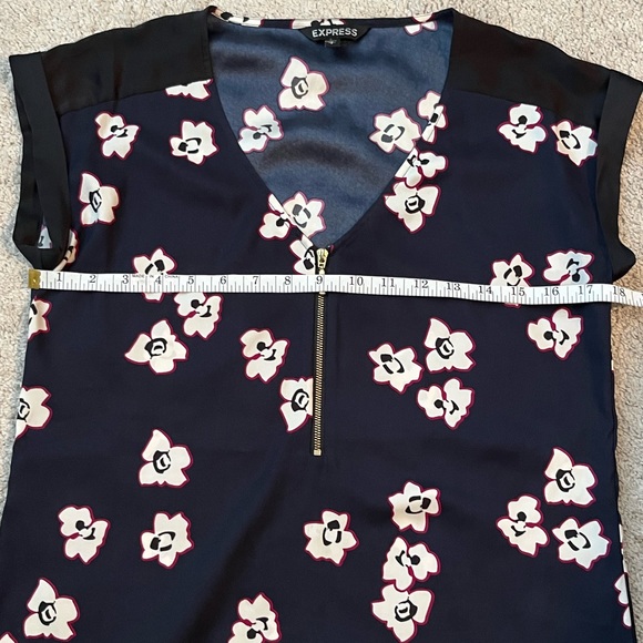 Express Women’s Navy Silky Floral Blouse with Cuffed Cap Sleeve, Deep V - Picture 5 of 8